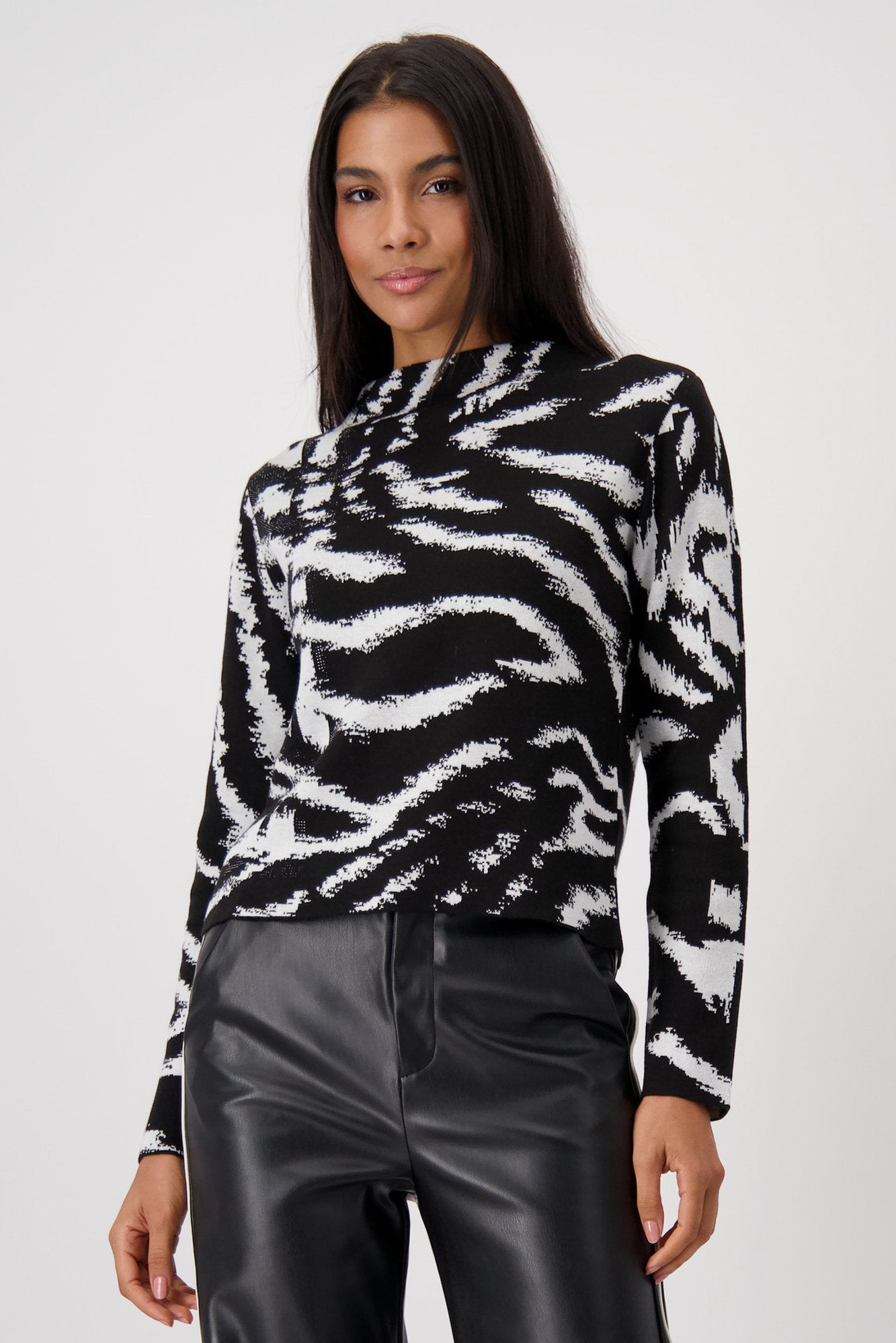 Blk White