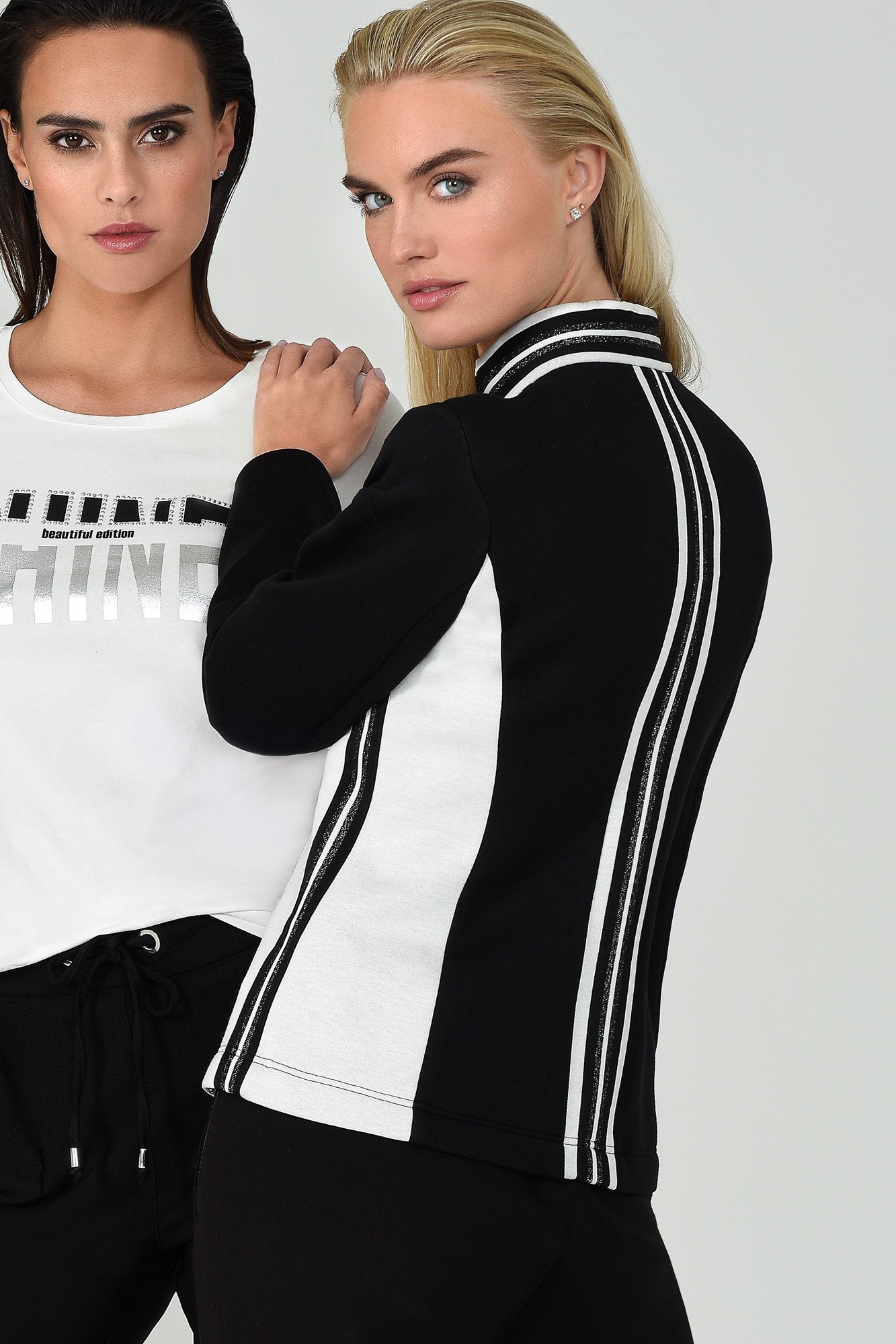 Blk White